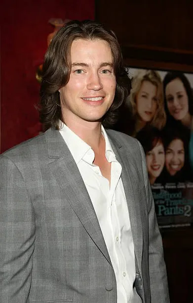 Tom Wisdom - Biography