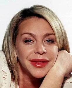 Leslie Ash - Biography