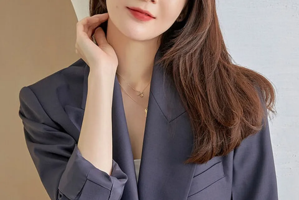 Kang Min-kyung Bio: Age, Height, Net Worth, Parents, Siblings, Songs, Boyfriend