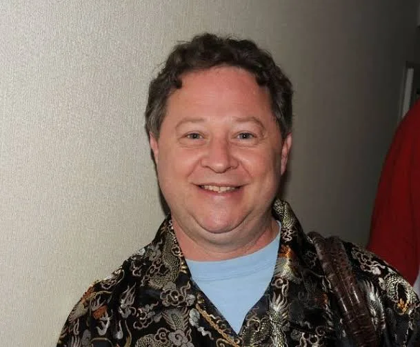 Scott Schwartz - Biography