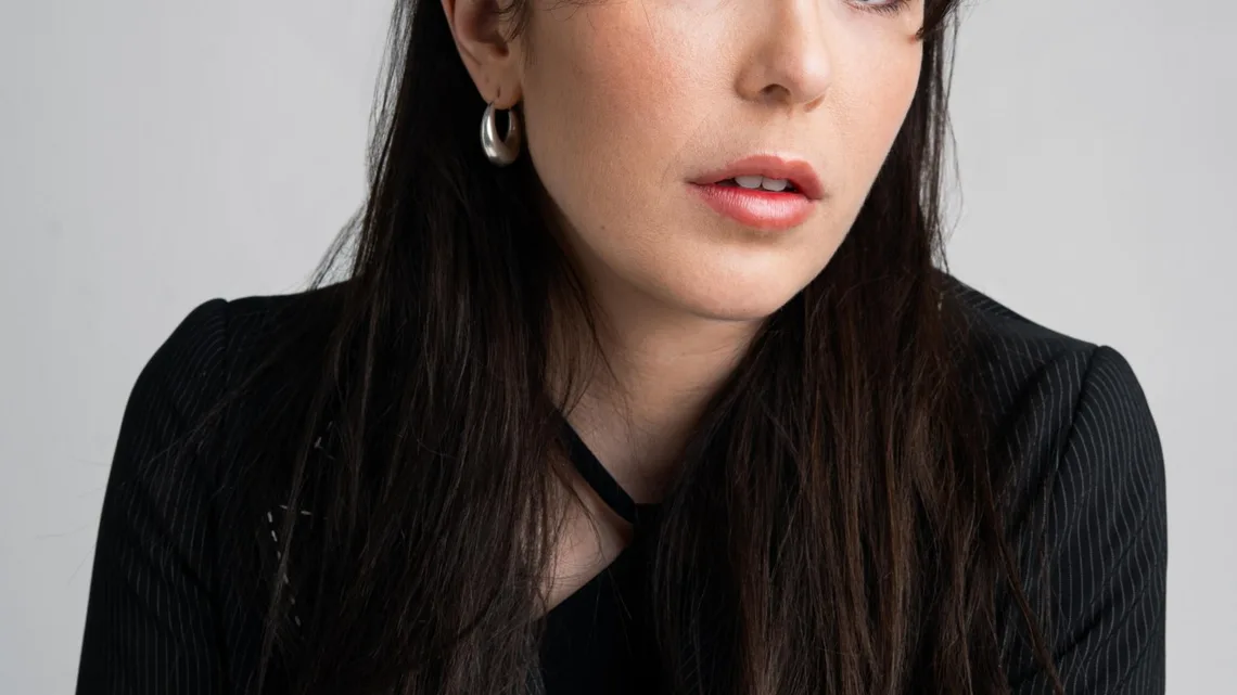 Julia Heveus Biography: Age, Height, Net Worth, Partner, Movies & TV Shows, Partner