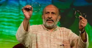 Arvind Gupta - Biography