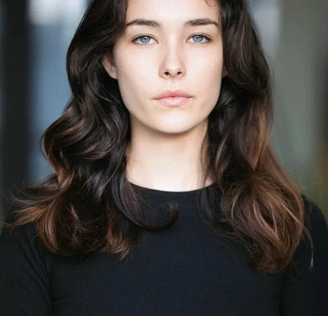 Tuğba Sunguroğlu Biography: Age, Height, Net Worth, Boyfriend, Parents, Movies & TV Shows, Education, Career