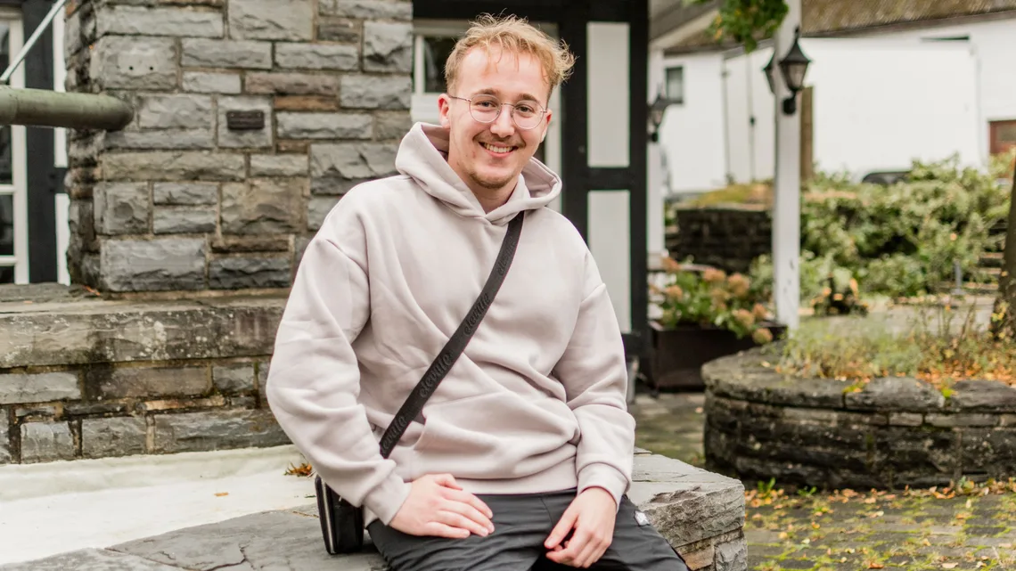 Elias Dumke Biography: Fiancèe, Age, Net Worth, Parents, Siblings, Movies & TV Shows, Height, Career