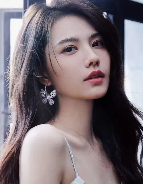 Peiyao Jiang Biography: Age, Boyfriend, Net Worth, Parents, Height, Movies & TV Shows, Partner
