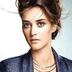 Hande Soral Biography: TV Shows, Husband, Age, Height, Net Worth, Parents, Kids, Movies, Facebook, Ethnicity