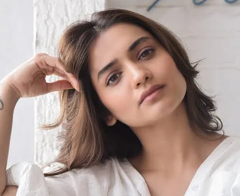 Hruta Durgule Biography: Age, Net Worth, Height, Husband, Movies & TV Shows, Instagram