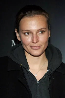 Bridget Hall Biography: Age, Height, Net Worth, Fiancé, Parents, Siblings, Modeling & Movies