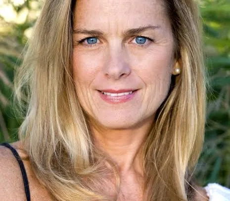 Fiona Hutchison Biography: Husband, Age, Kids, Height, Net Worth, Parents, TV Shows