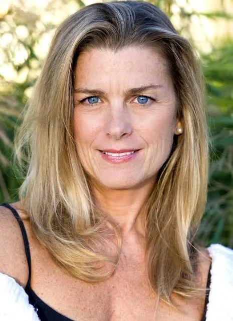 Fiona Hutchison Biography: Husband, Age, Kids, Height, Net Worth, Parents, TV Shows