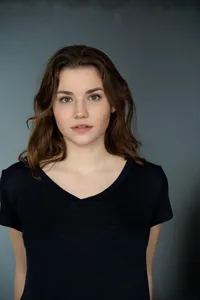 Carolin Garnier - Biography