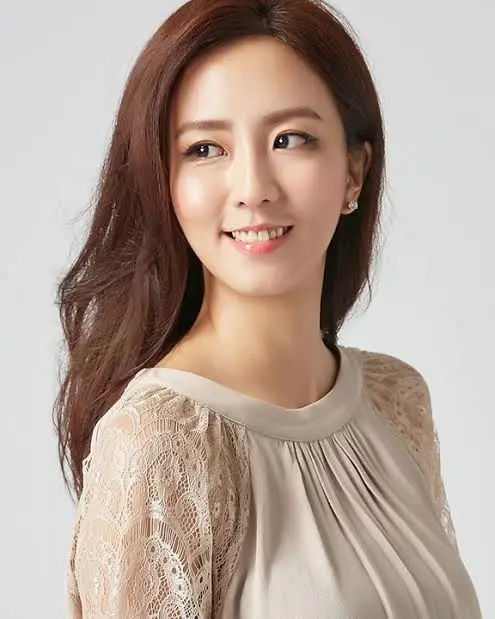Amanda Chou Biography: Movies, Songs, Relationship, Religion, Parents, Height, Age, Net Worth, Siblings, Ethnicity