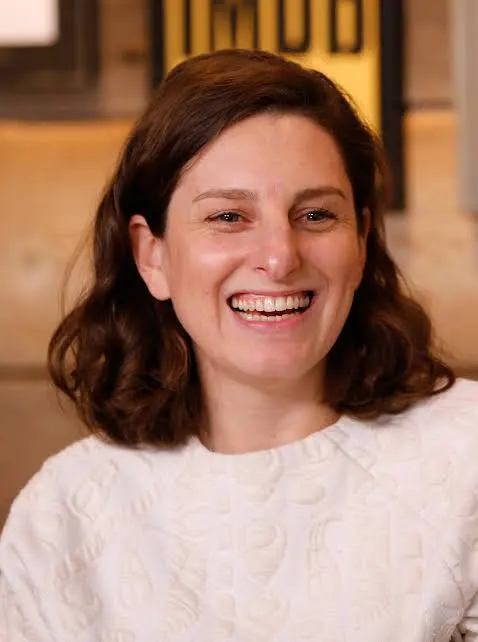 Gillian Robespierre Biography: Age, Net Worth, Height, Siblings, Religion, Parents, Books, Movies, Husband, Daughter