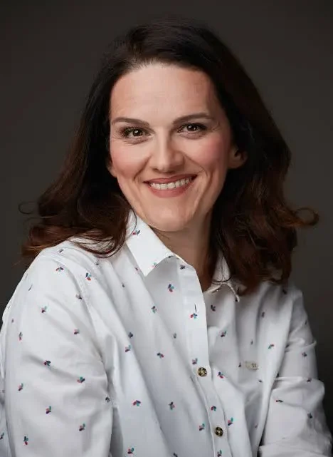 Dubravka Drakic Biography: Books, Husband, Kids, Religion, Parents, Height, Age, Net Worth, Siblings, Ethnicity