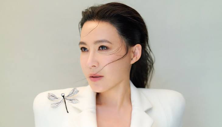 Cindy Chao Biography: Awards, Songs, Jewelry, Religion, Parents, Height, Age, Net Worth, Siblings, Ethnicity