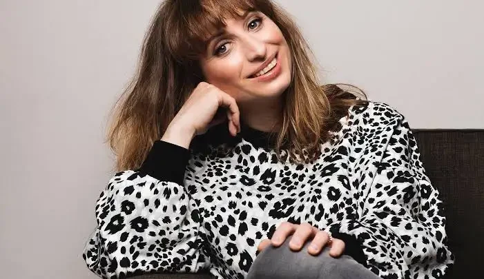 Isy Suttie Biography: Awards, Age, Net Worth, Height, Siblings, Religion, Parents, Films, Husband, Books