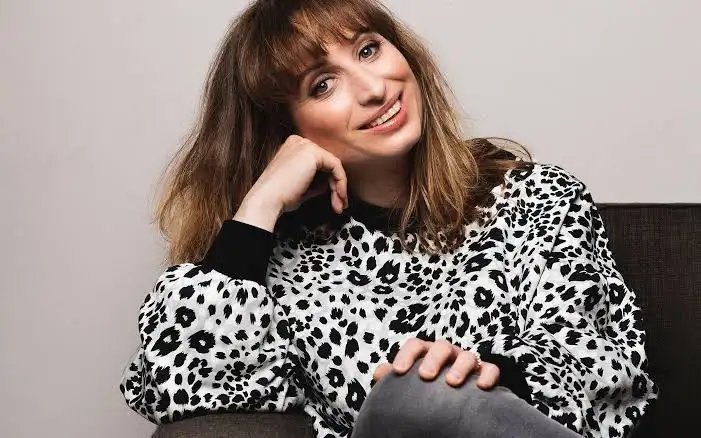 Isy Suttie Biography: Awards, Age, Net Worth, Height, Siblings, Religion, Parents, Films, Husband, Books