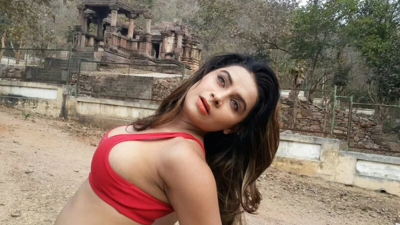 Neelam Bhanushali Biography: Wikipedia, Parents, Age, Instagram, Height, Husband, Siblings, Net Worth, Movies