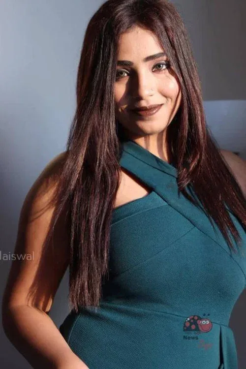 Aayushi Jaiswal - Biography