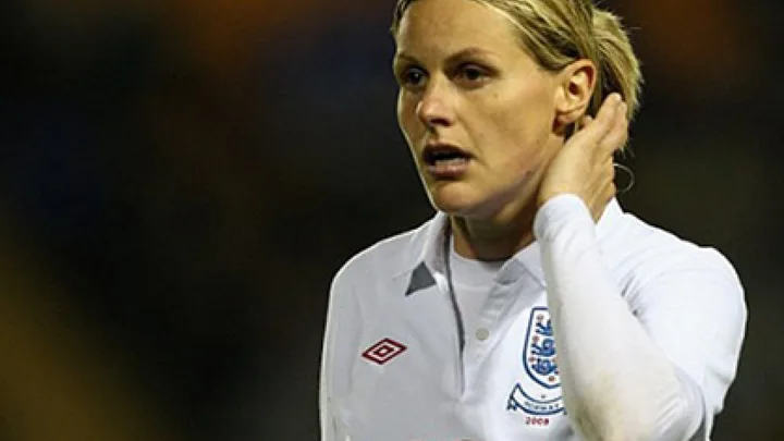 Kelly Smith Biography: Spouse, Age, Net Worth, Children, Height, Awards