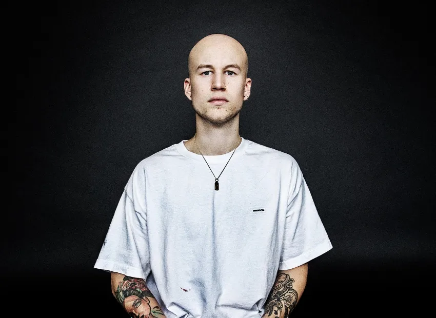Medasin Biography: Height, Girlfriend, Age, Songs, Net Worth, Parents, Nationality, Instagram