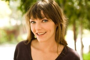 Tess Lynch - Biography
