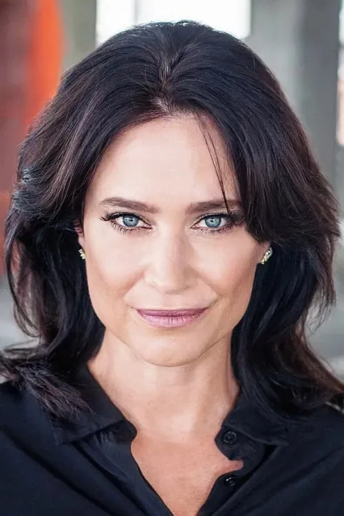 Kristen Kerr - Biography