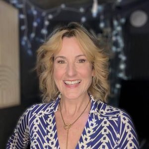 Megan Hollingshead - Biography