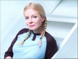 Leah Pinsent - Biography