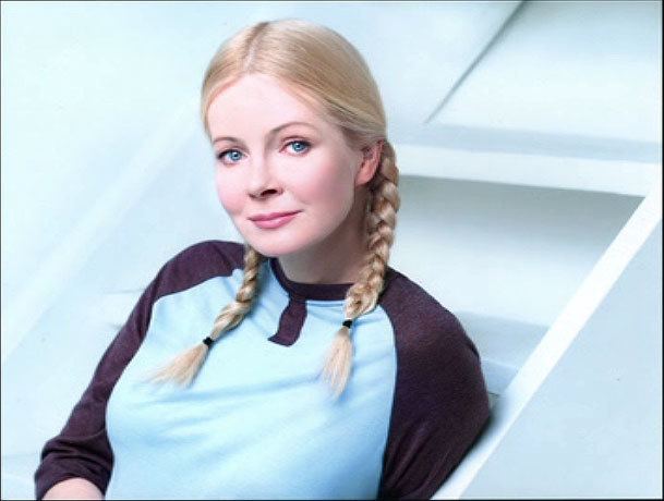 Leah Pinsent Biography: Nationality, Age, Net Worth, Husband, Parents, Height, Movies, Awards