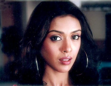 Hrishitaa Bhatt - Biography