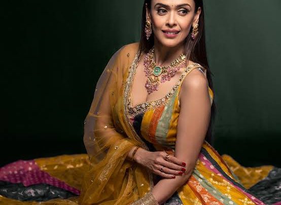 Hrishitaa Bhatt Biography: Net Worth, Twitter, Parents, Awards, Height, Husband, Age, Movies, Modelling