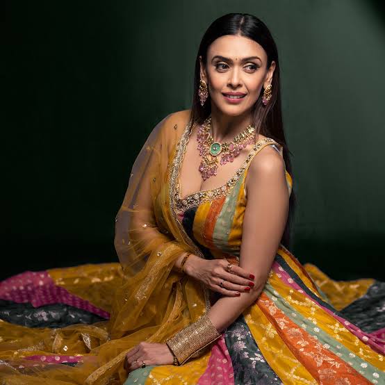 Hrishitaa Bhatt Biography: Net Worth, Twitter, Parents, Awards, Height, Husband, Age, Movies, Modelling