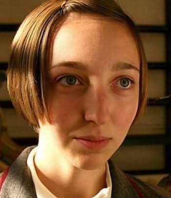 Lois Edmett Biography: Boyfriend, Height, Net Worth, Age, Parents, Facebook, Movies & TV Shows