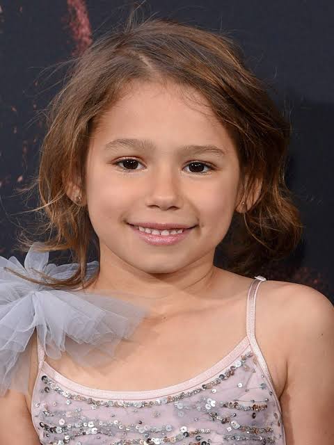 Emelia Golfieri Biography: Twin Sister, Age, Parents, Height, Net Worth, Boyfriend, Movies & TV Shows, Instagram