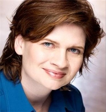 Emmy Laybourne Biography: Husband, Age, Kids, Height, Net Worth, Parents, Brother, Books, Movies, Instagram