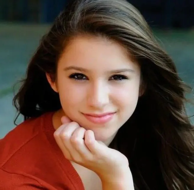 Meredith Prunty Biography: Net Worth, Movies, Age, Parents, Kids, Height, Fiancé, Twitter, YouTube