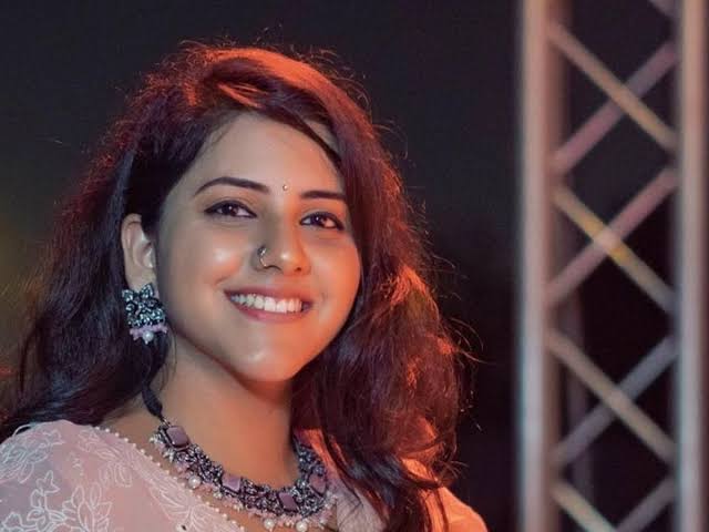 Sireesha Biography: Age, Parents, Husband, Kids, Sister, Net Worth, Songs & Albums, Awards, Height, Concerts, Tour