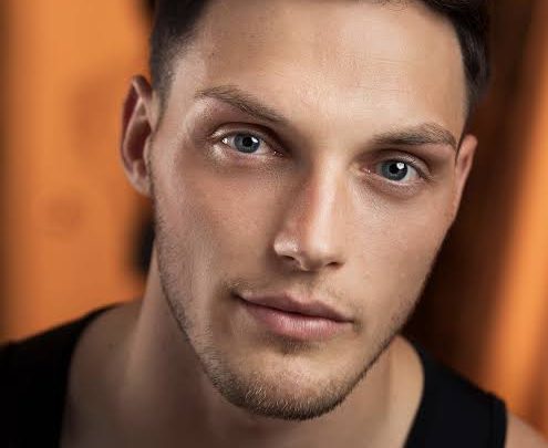 Steven Van Tiflin Biography: Age, Parents, Girlfriend, Kids, Height, Net Worth, Movies, Football Career