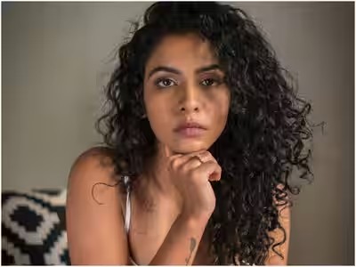 Himika Bose - Biography