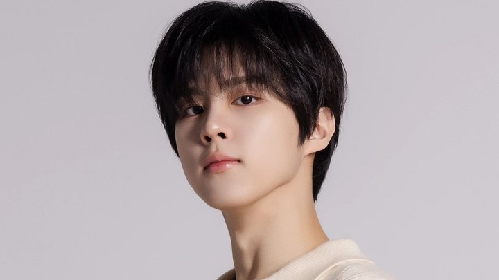 Kim Woo-seok (singer) Biography: Age, Girlfriend, Parents, Kids, Height, Net Worth, Songs, Albums & Dramas
