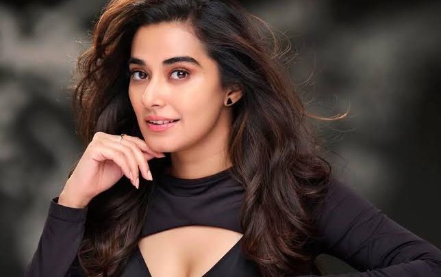Stefy Patel Biography: Instagram, Age, Net Worth, Movies Parents, Siblings, Fiancé, Height, Beauty Pageant