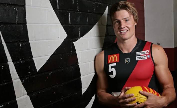 Clinton Jones Biography: Age, Wife, Parents, Siblings, Stats, Height, Net Worth, AFL, Career