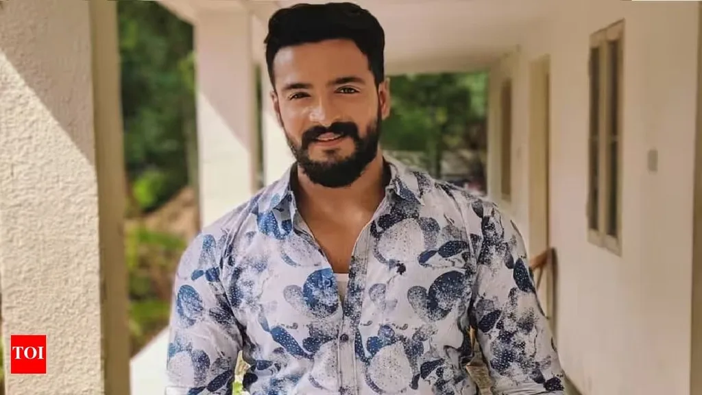 Darshak Gowda - Biography