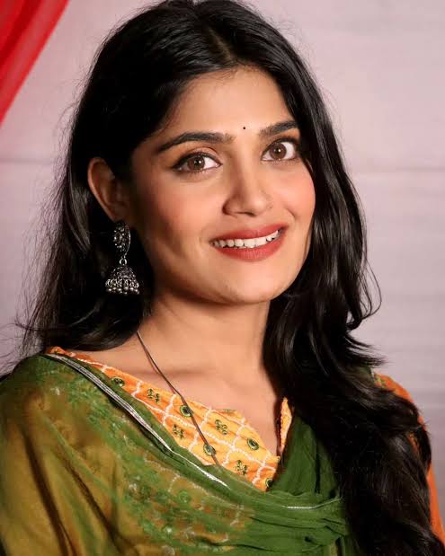 Isha Keskar - Biography