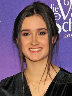 Laura Roge - Biography