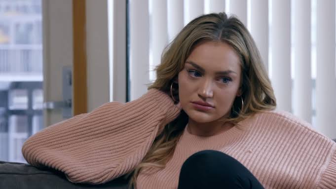 Taylor Selfridge Biography: Net Worth, Age, Boyfriend, Daughters, Parents, Siblings, Height, YouTube, TV Shows