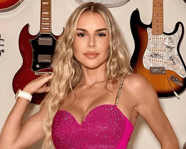 Luis Fonsi’s wife, Águeda López Biography: Modelling, Books, Husband, Age, Kids, Parents, Height, Net Worth, Instagram