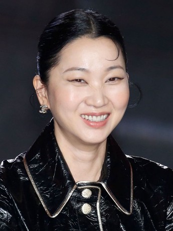 Jang Yoon-ju - Biography