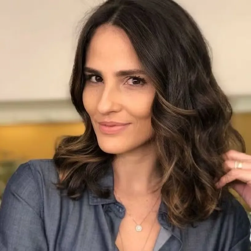 Fernanda Tavares - Biography